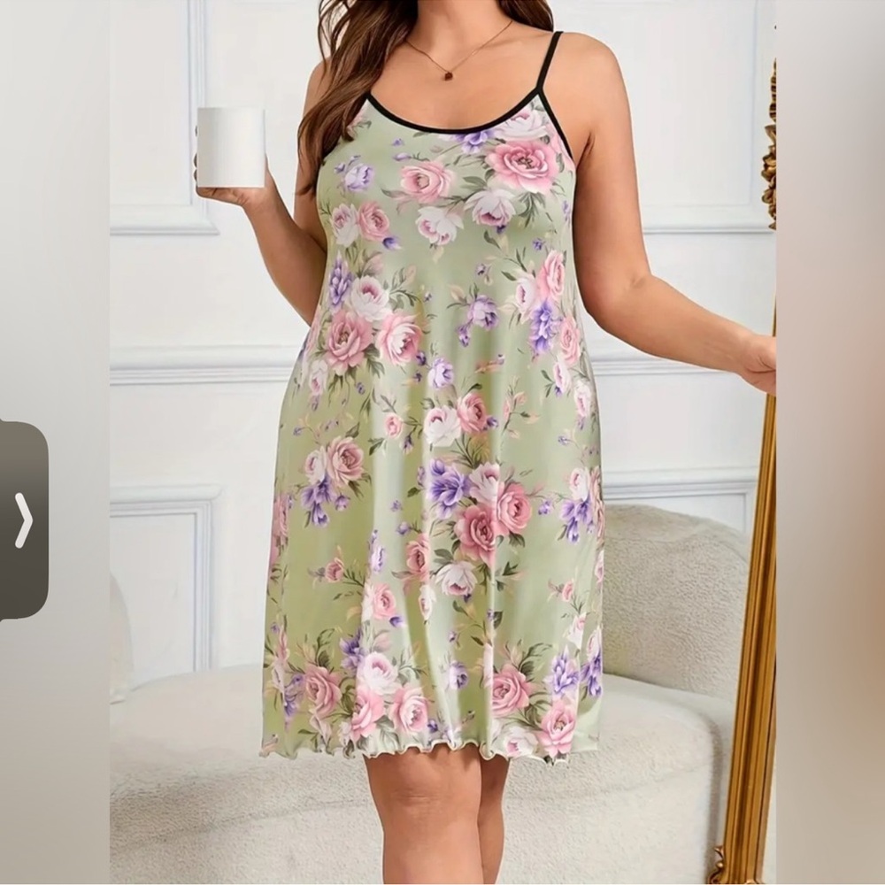 🌸Floral Green Nightgown NEW
